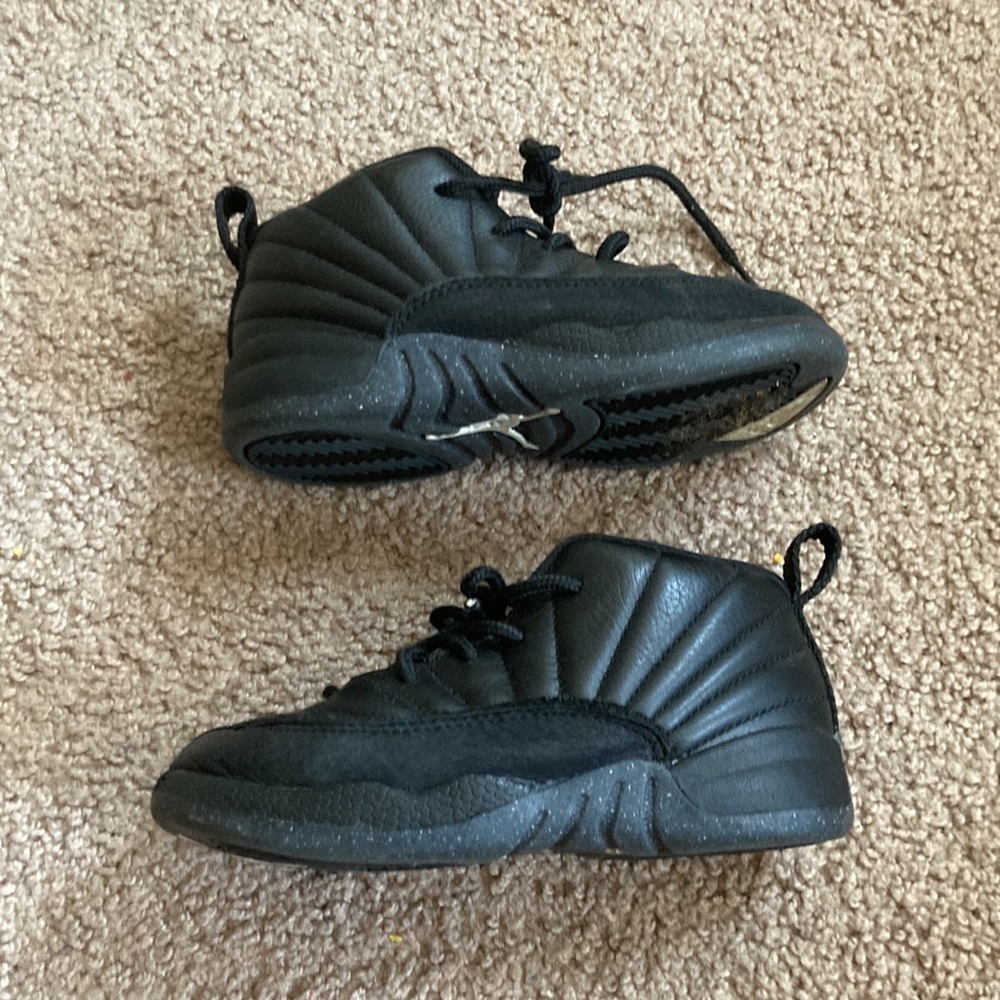 Kids Jordan’s size 10c - Picture 3 of 5